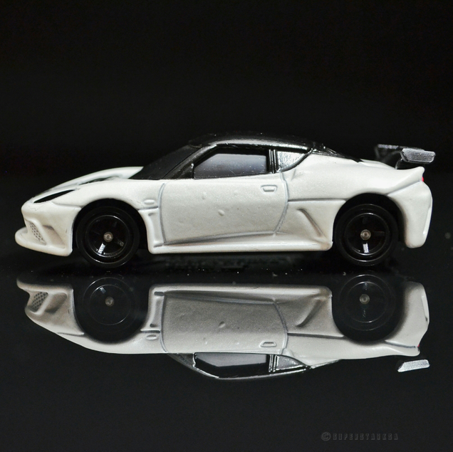 Illustration for article titled Thursday on the Thames - Lotus Evora GTE